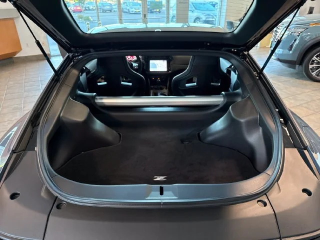 New 2027 Stealth Gray/Super Black Nissan NISMO image 14