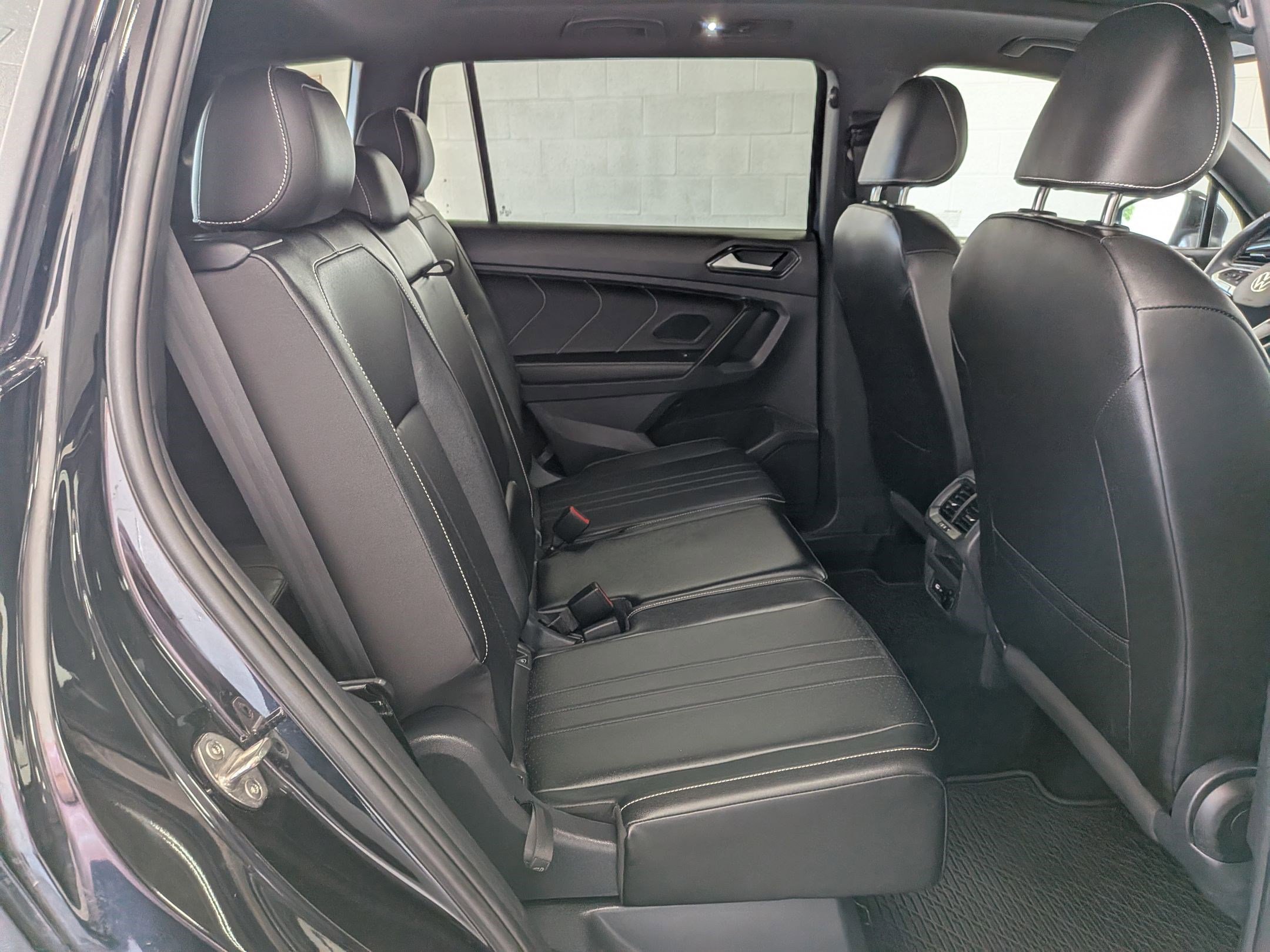 Used 2023 Deep Black Volkswagen SE R-Line Black image 31