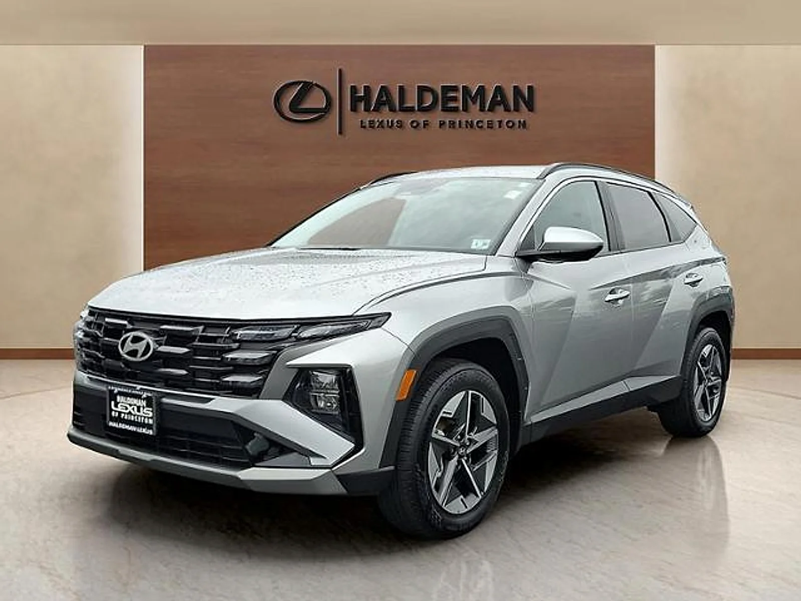 Used 2025 Shimmering Silver Hyundai SEL image 3