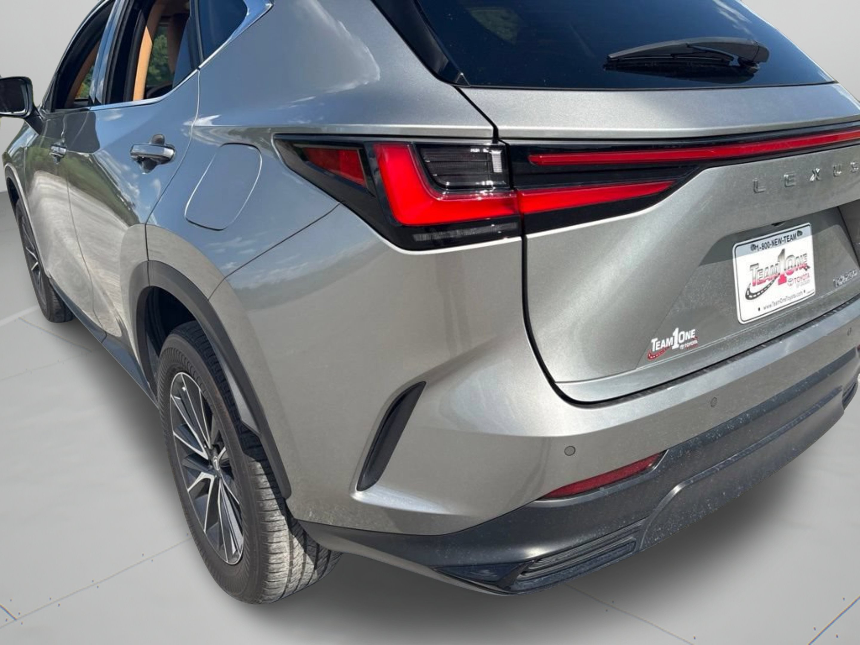 Used 2024 Atomic Silver Lexus NX 250 Premium image 30