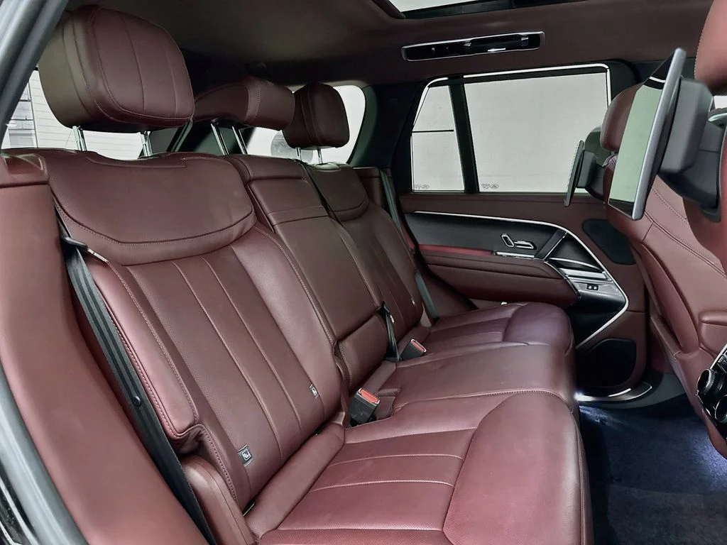 Certified Used 2024 Black Land Rover SE image 29