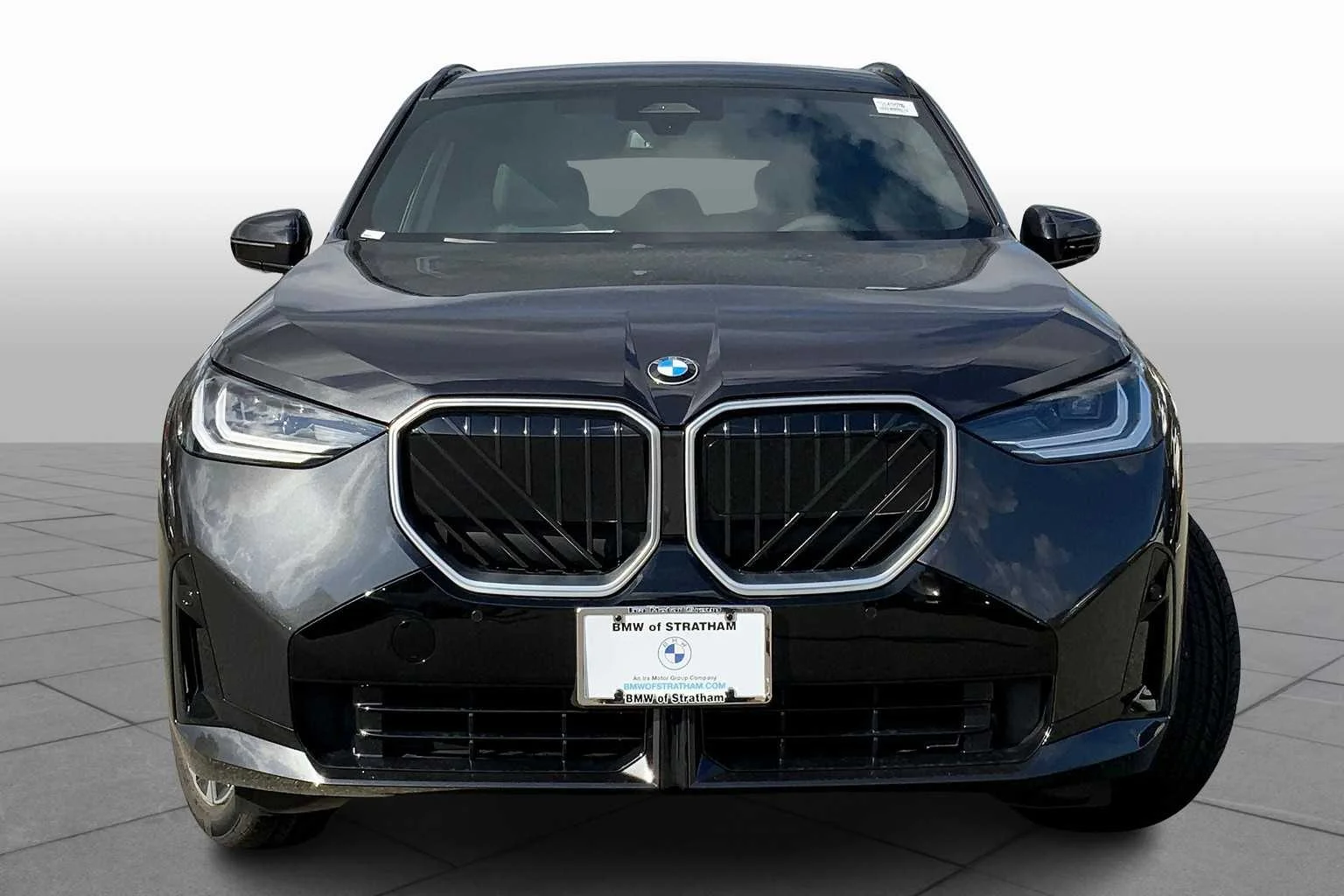 New 2026 Dark Graphite Metallic BMW 30 xDrive image 3