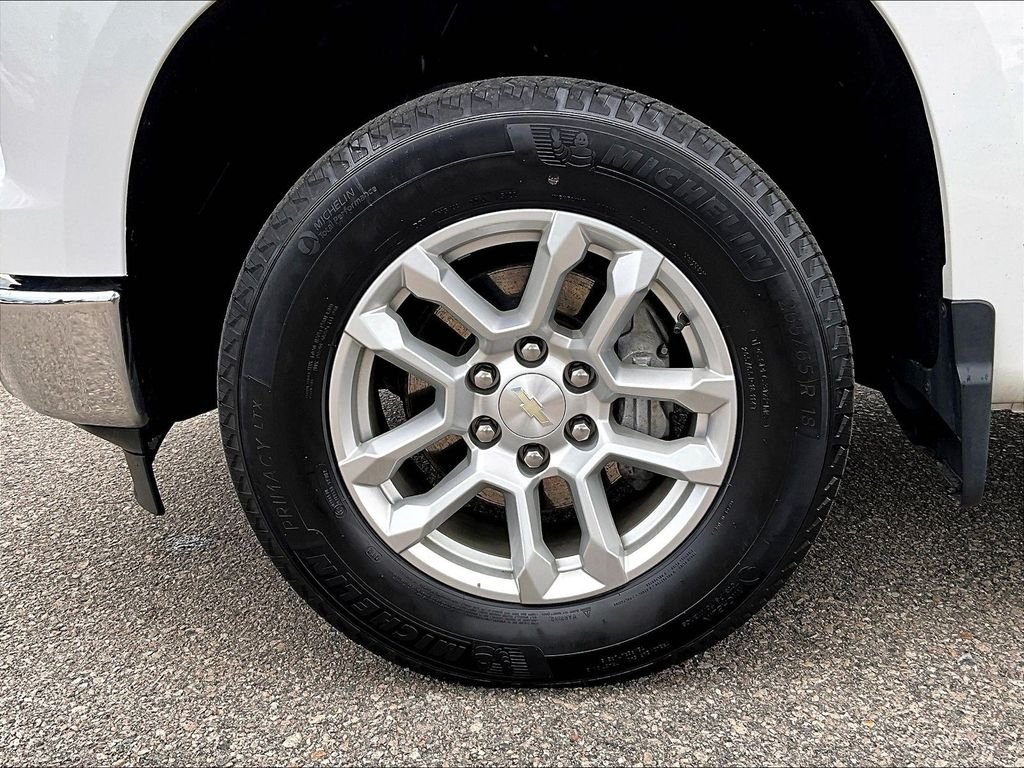 Used 2023 White Chevrolet LT image 7