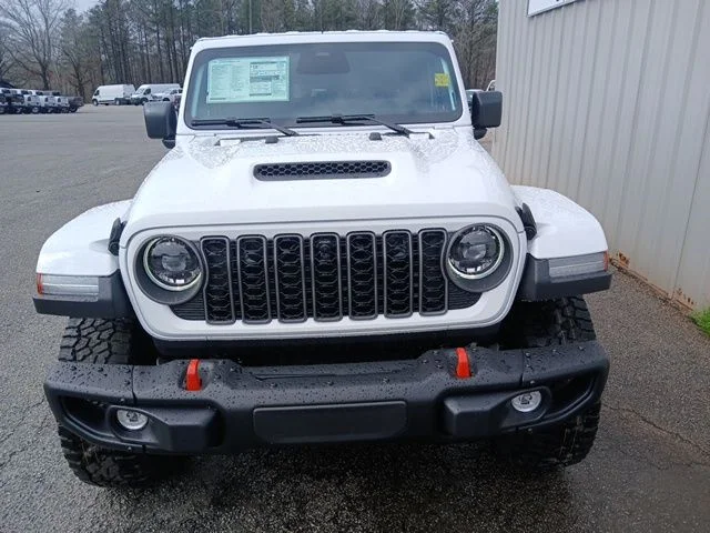 New 2026 Bright White Clear-Coat Exterior Paint Jeep Mojave X image 12