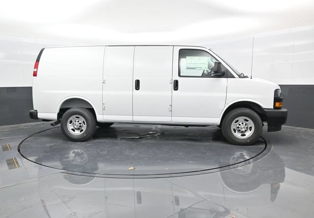 2025 Chevrolet Express Cargo Work Van - Photo 8