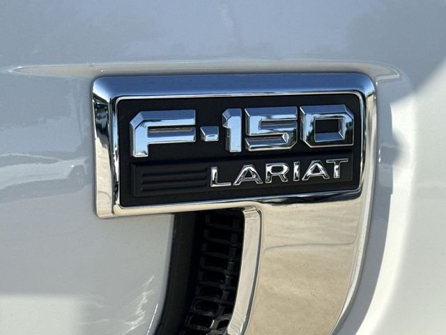 Used 2022  Ford Lariat image 14