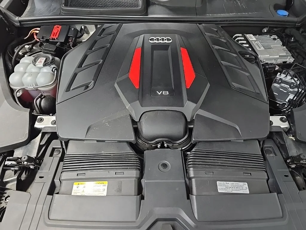 Used 2022 Gray Audi 4.0T Prestige image 13