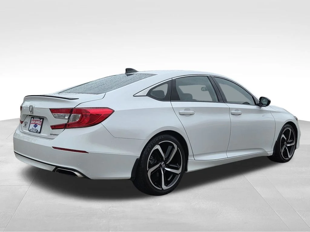 Used 2022  Honda Sport image 6