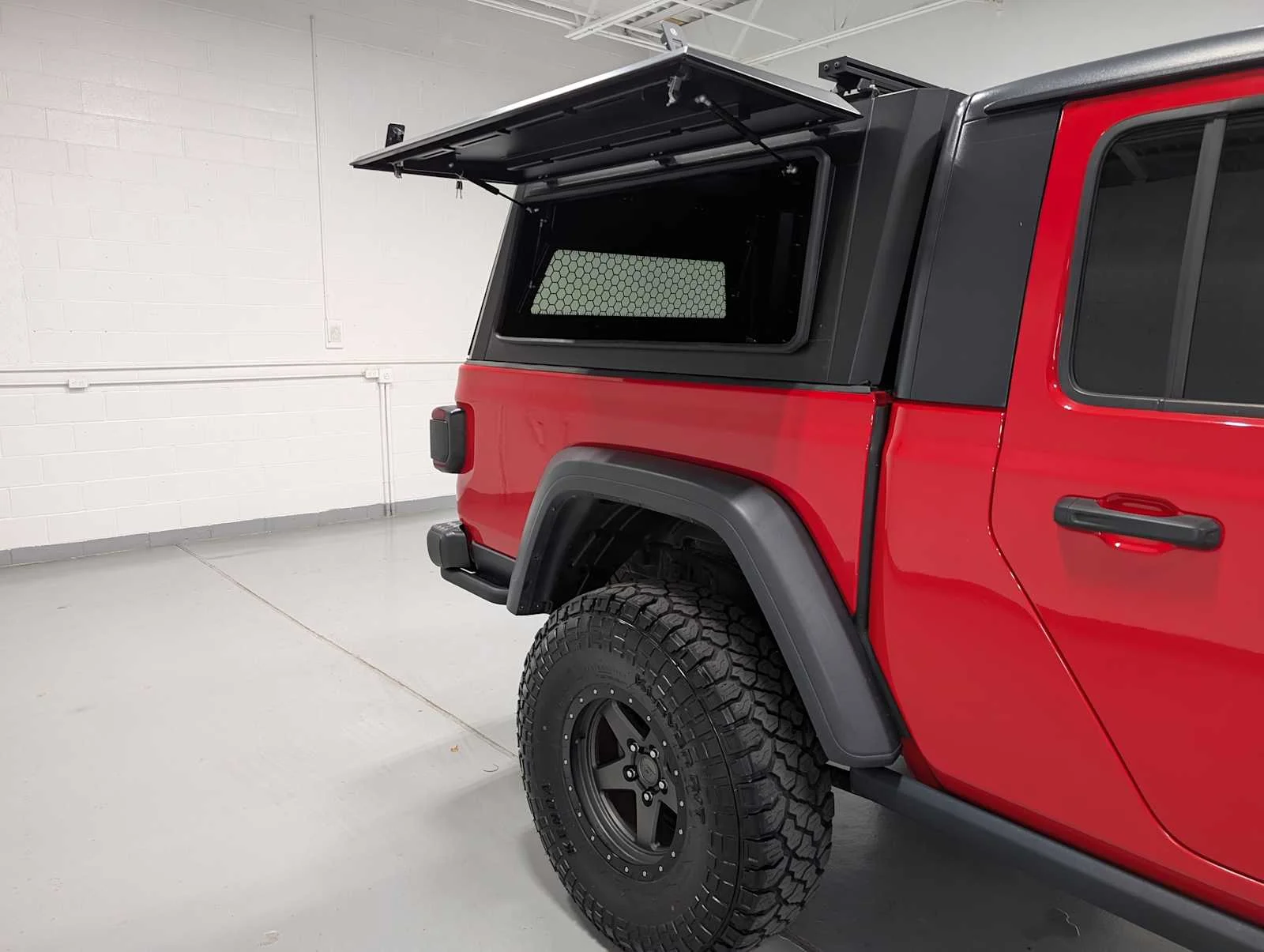 Used 2020 Firecracker Red Clearcoat Jeep Rubicon image 16