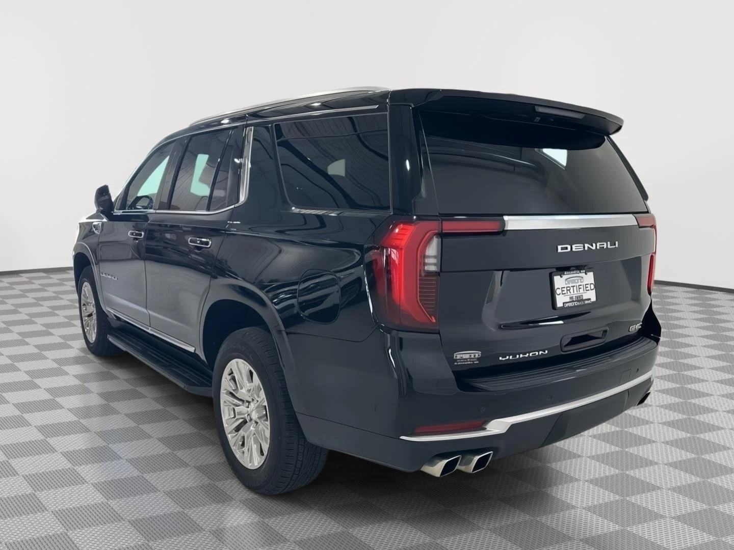 Used 2025 Onyx Black GMC Denali image 3