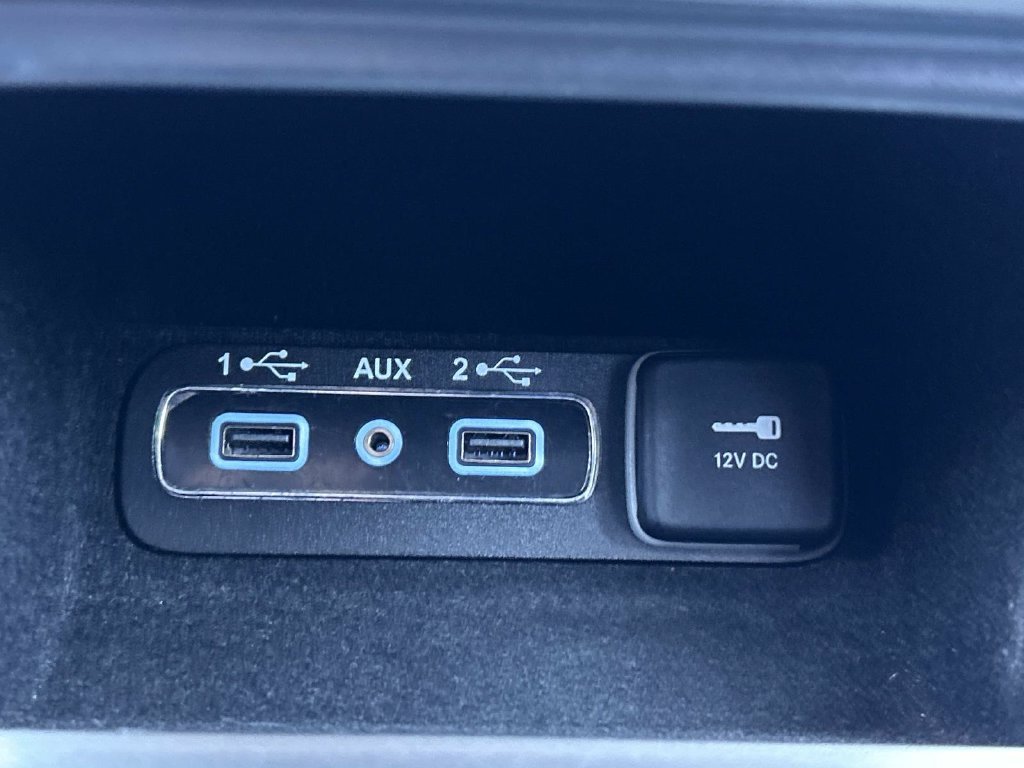 Used 2019 White Jeep Limited image 25