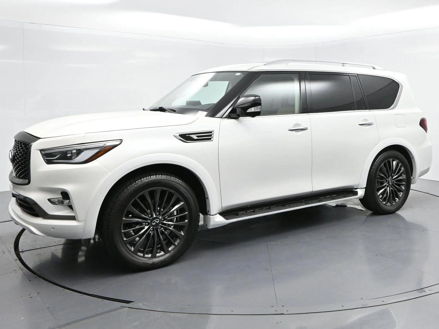Used 2023 Moonstone White INFINITI PREMIUM SELECT image 4