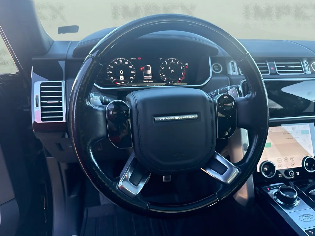 Used 2019  Land Rover Autobiography image 12