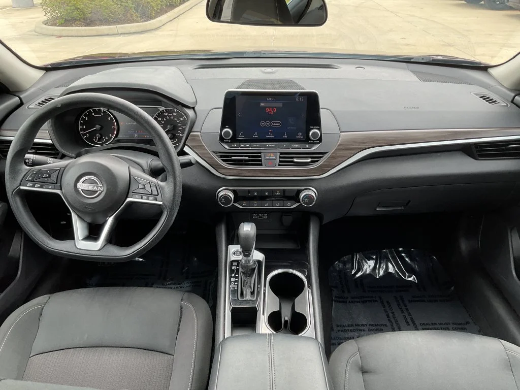 Used 2024 Red Nissan 2.5 SV image 19