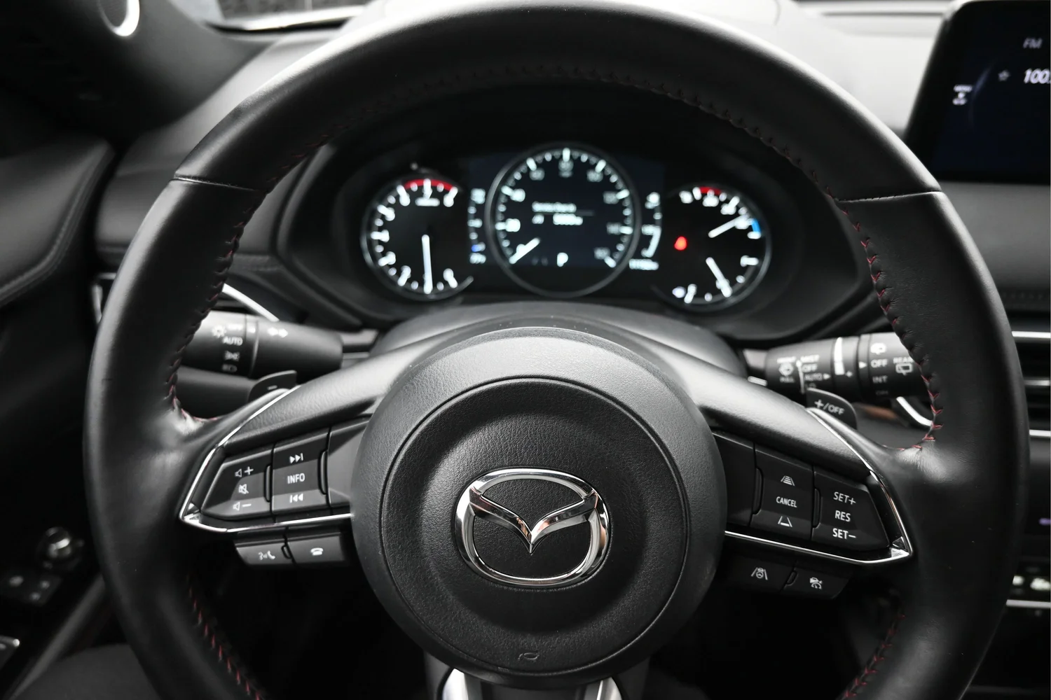 Used 2024 White Mazda 2.5 Turbo Premium image 16