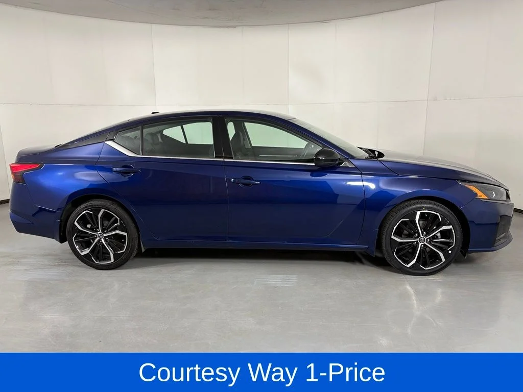 Used 2024 Blue Nissan 2.5 SR image 12