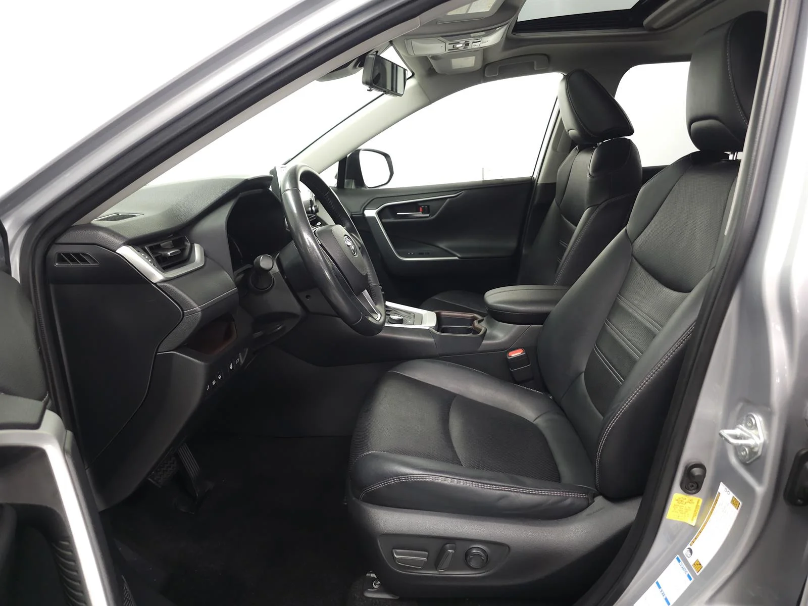 Used 2019 Silver Toyota Limited image 4