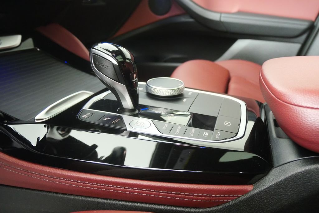 Used 2022 Alpine White BMW xDrive30i image 22