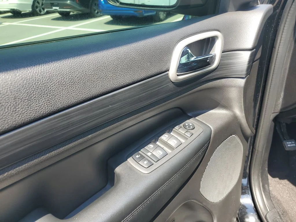 Used 2021 Black Jeep Laredo X image 11
