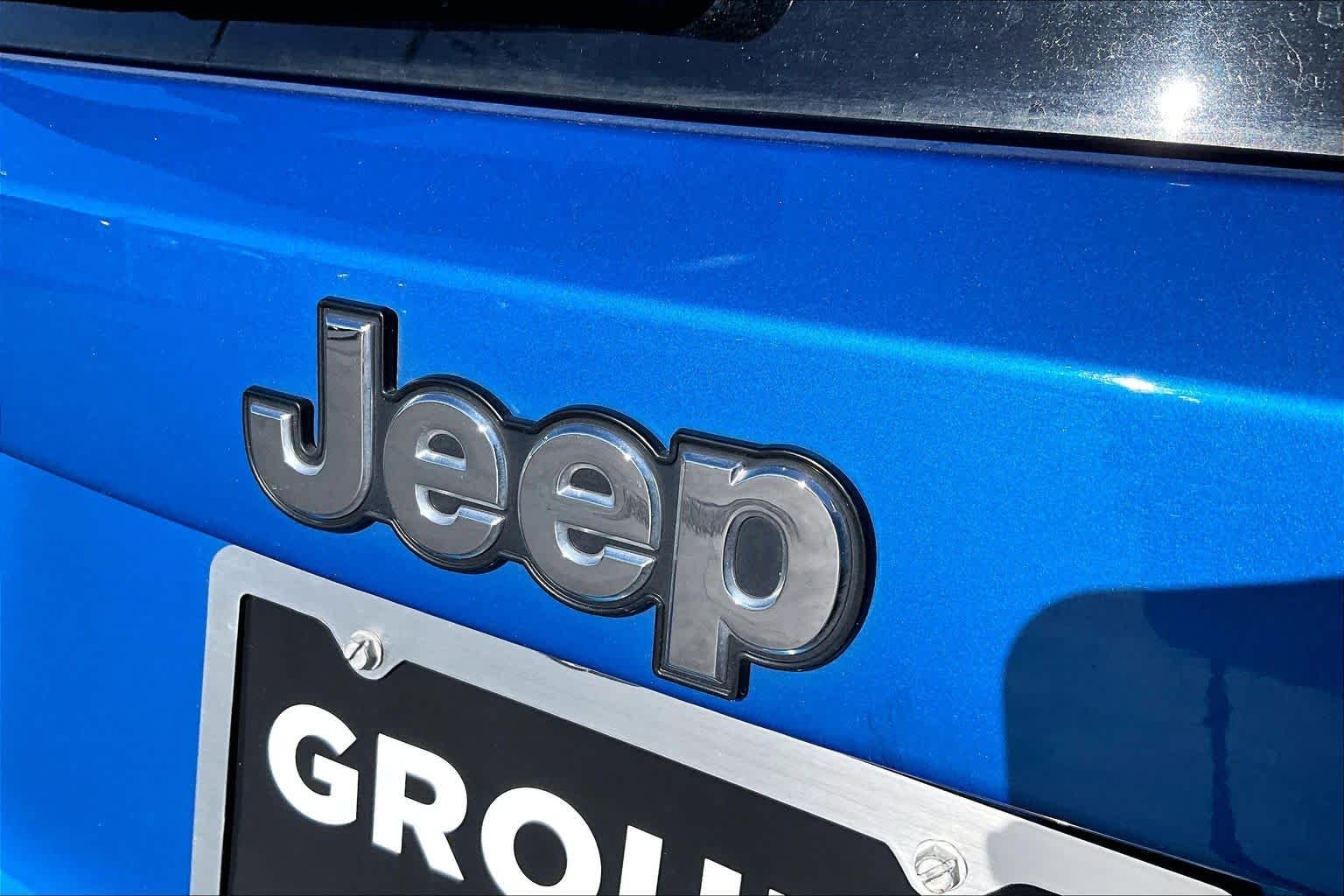 Used 2020 Brilliant Blue Metallic Clear Coat Jeep Jeepster image 30