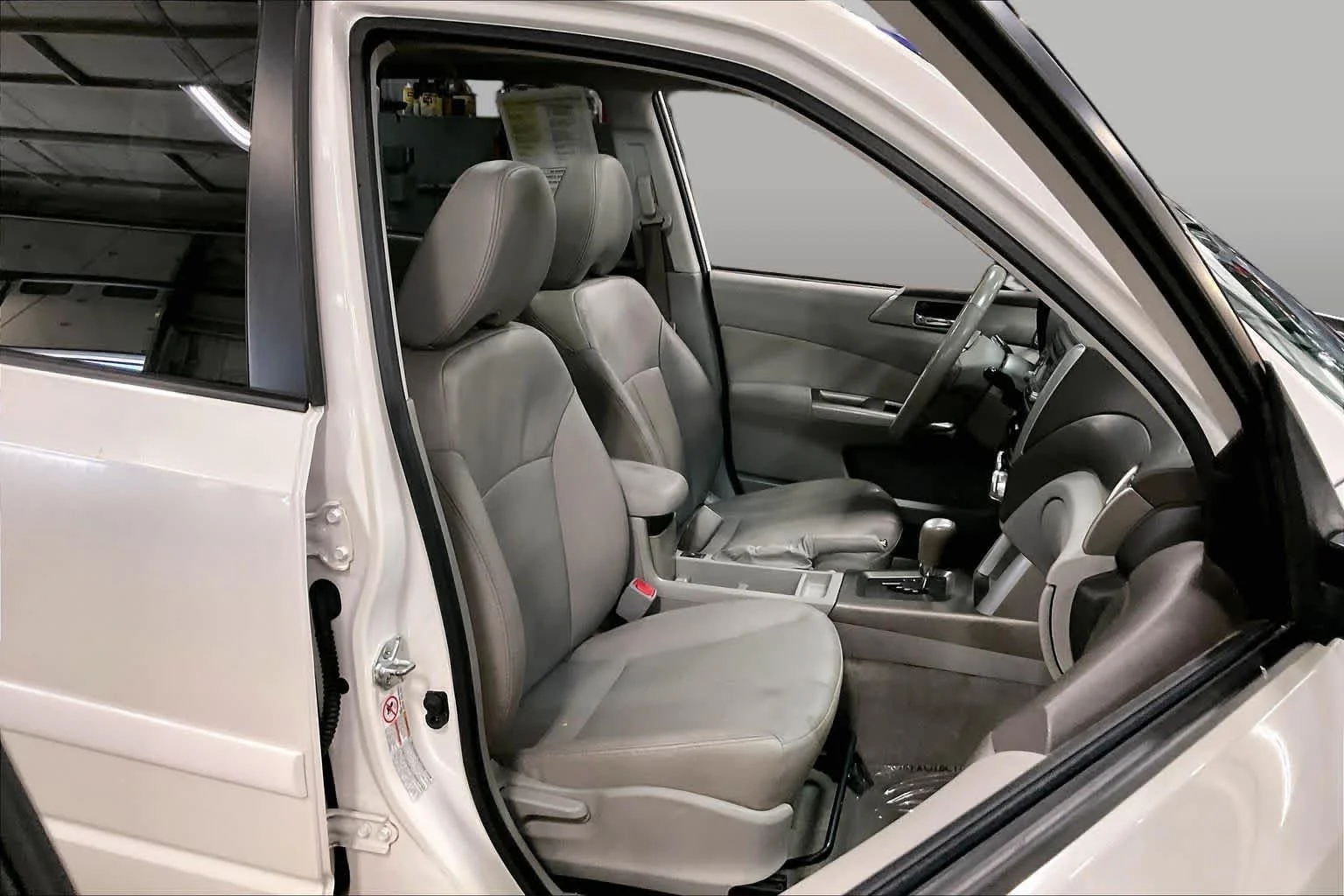 Used 2010 Satin White Pearl Subaru 2.5X Limited image 8