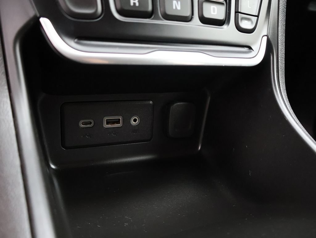Used 2018 QUICKSILVER METALLIC GMC SLE image 23