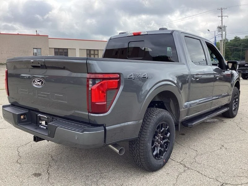 New 2026 Carbonized Gray Metallic Ford XLT image 9