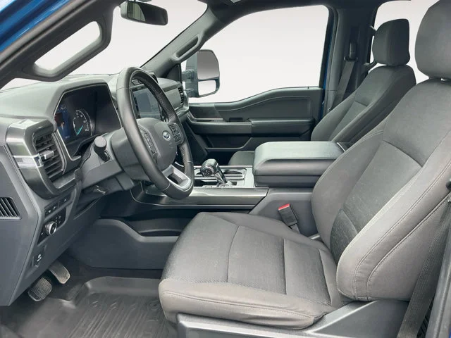 Used 2023 Atlas Blue Metallic Ford XLT image 9