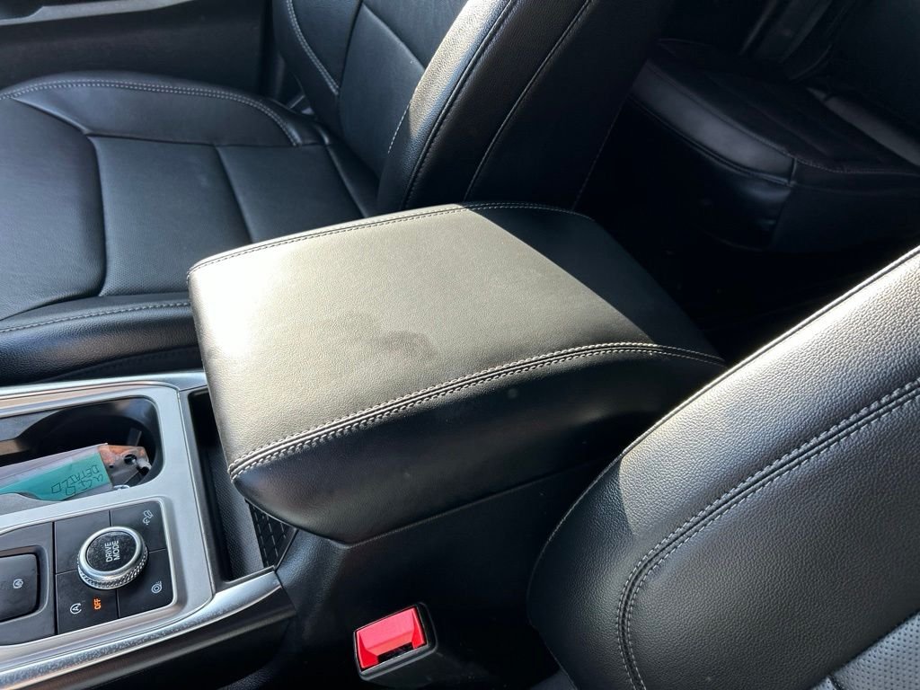 Used 2024 White Metallic Ford Limited image 28