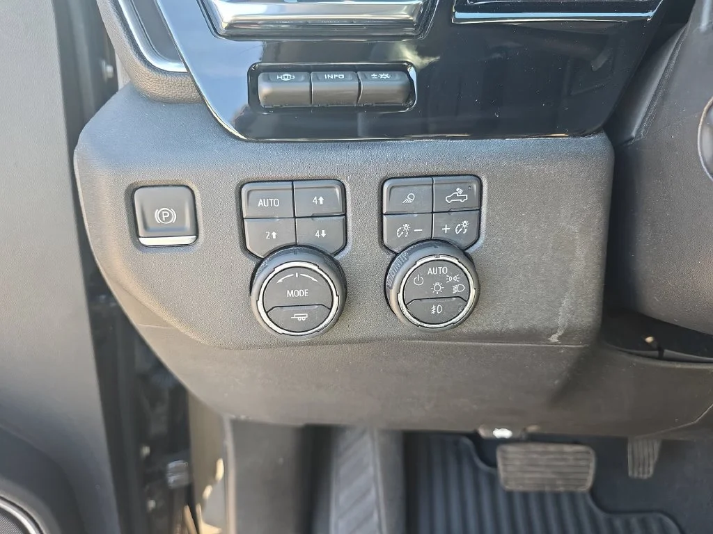 2023 Chevrolet Silverado 1500 LTZ - Photo 18