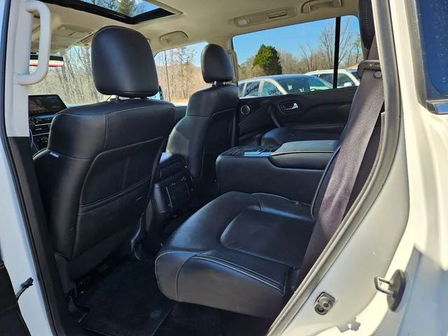 Used 2024 White INFINITI LUXE image 13