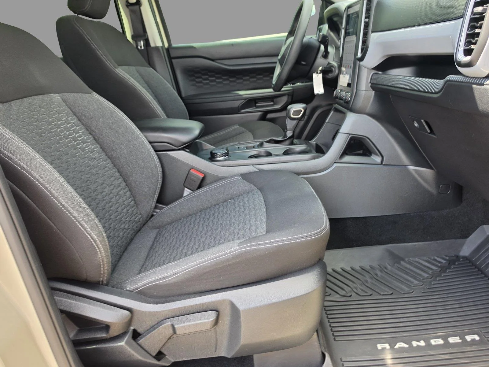 Used 2025 Desert Sand Ford XL image 34