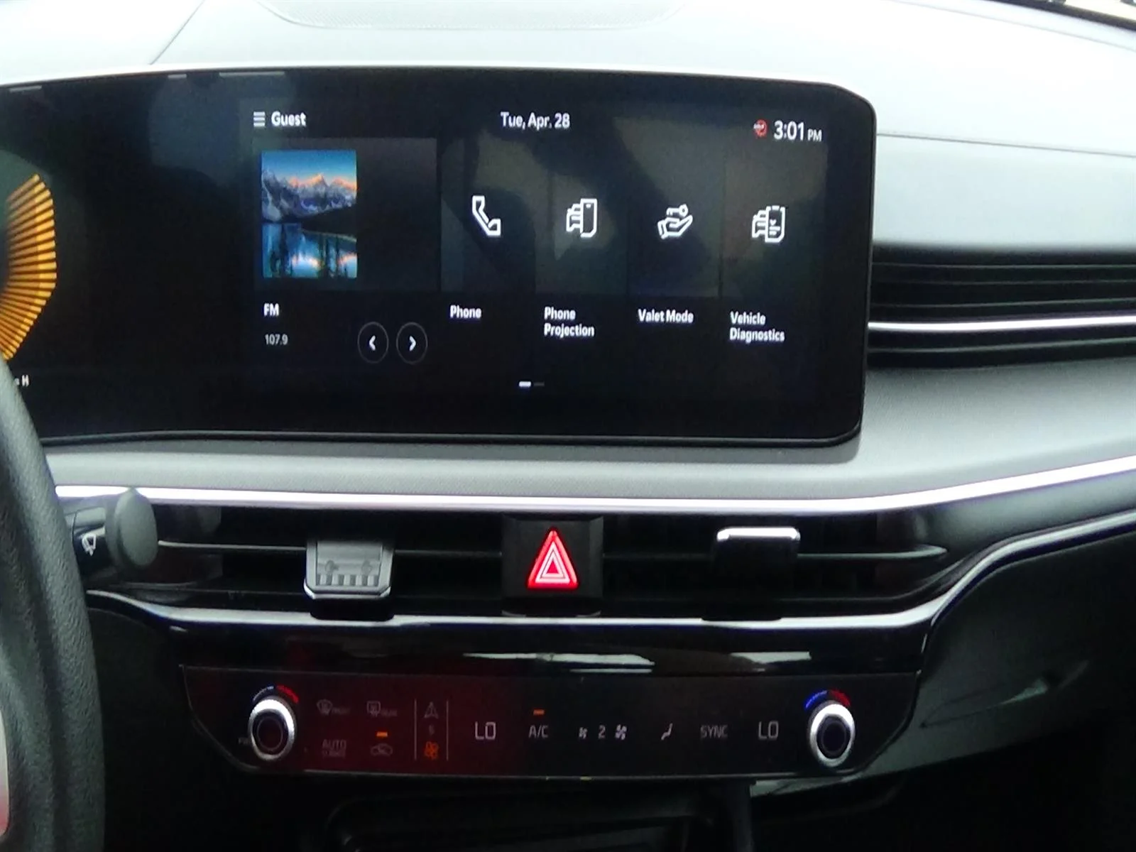 Used 2025 Snow White Kia LXS image 22
