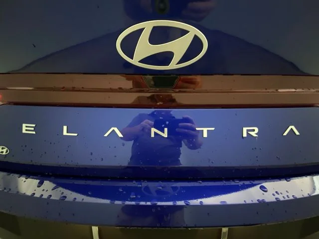 Used 2025 Blue Hyundai SE image 25