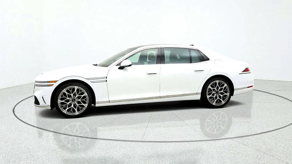 Used 2025 Uyuni White Genesis 3.5T e-SC AWD image 8