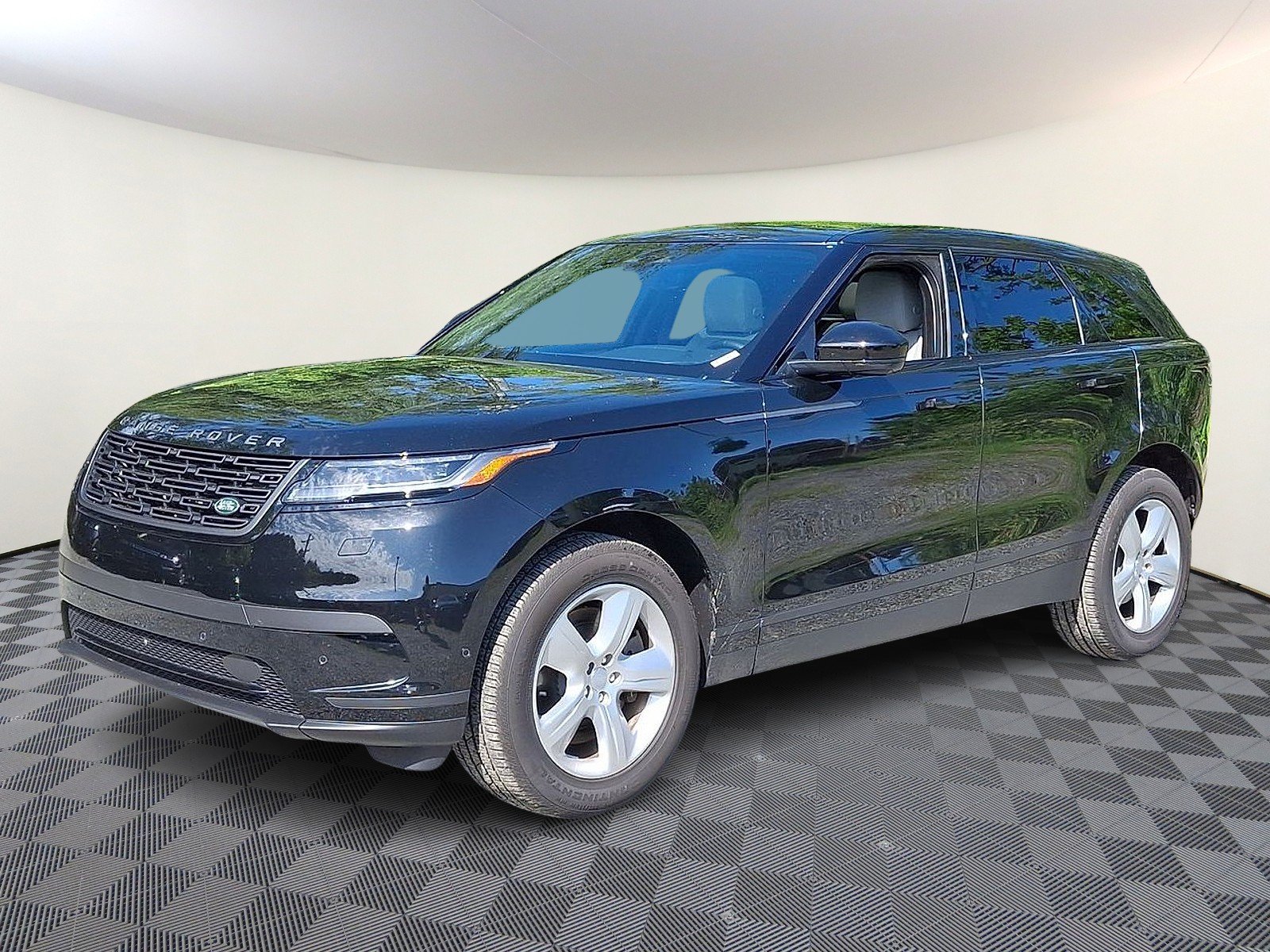 2026 Land Rover Range Rover Velar P250 S's photo