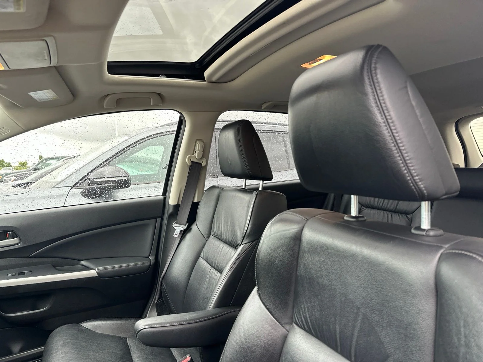 Used 2013 Beige Honda EX-L image 5