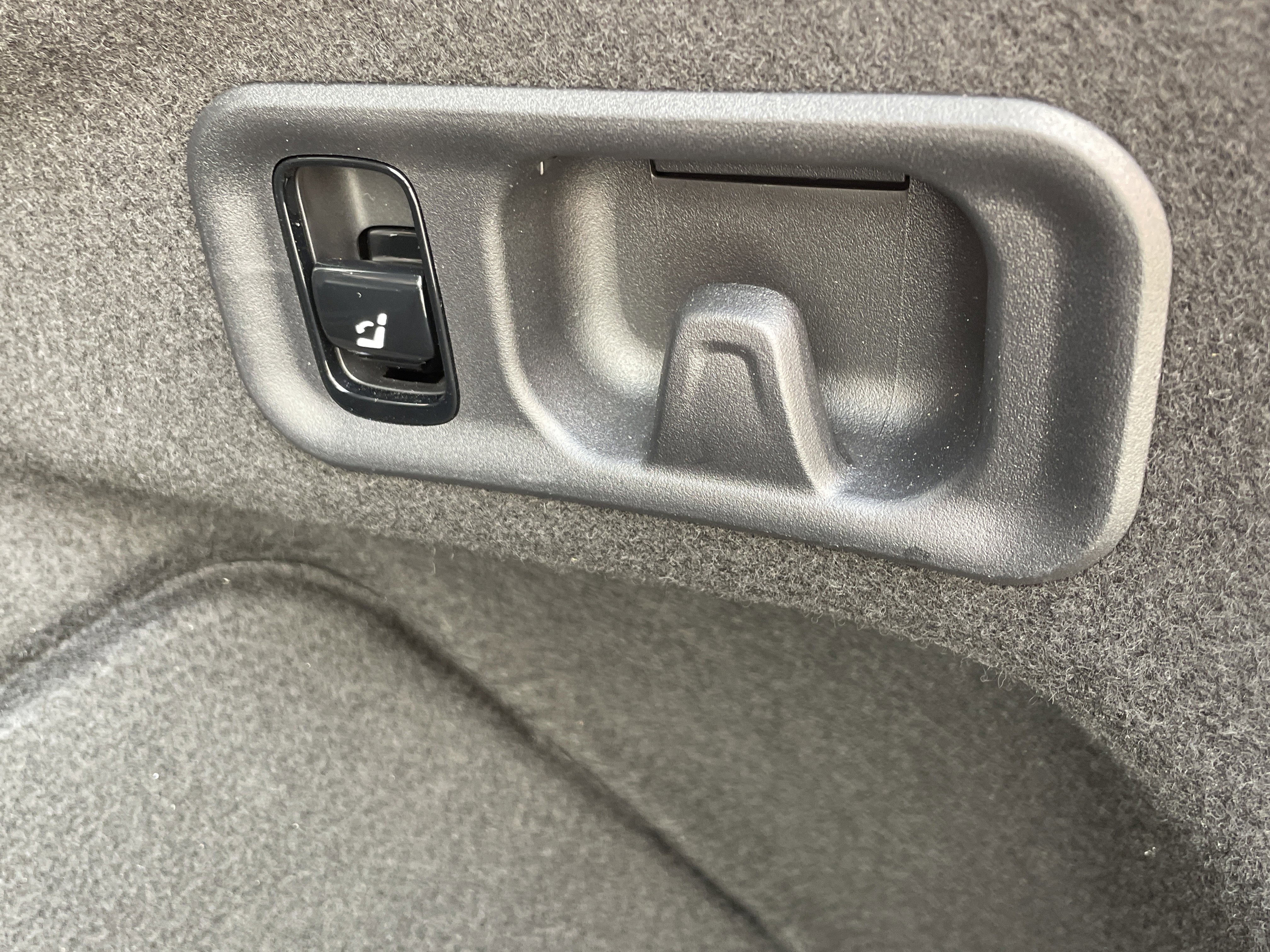 Certified Used 2025 Polar White Mercedes-Benz E 350 RWD Sedan image 11