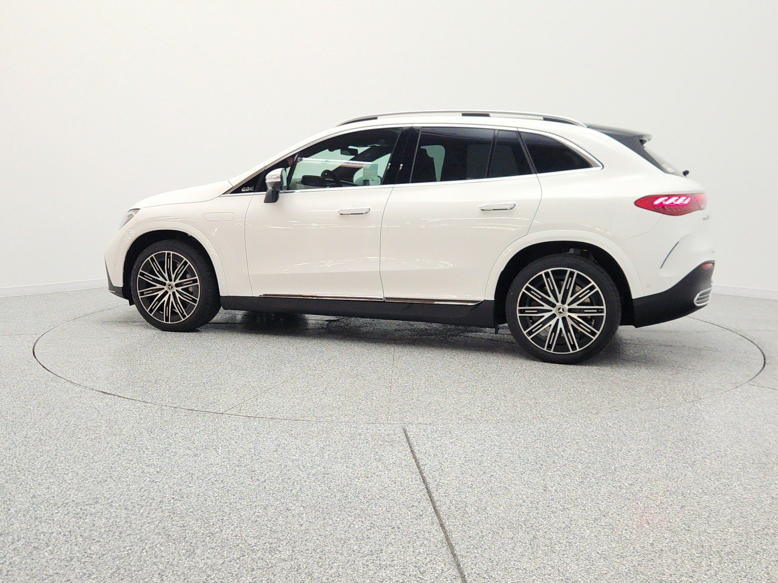 New 2026 Polar White Mercedes-Benz EQE 320 4MATIC® SUV image 8