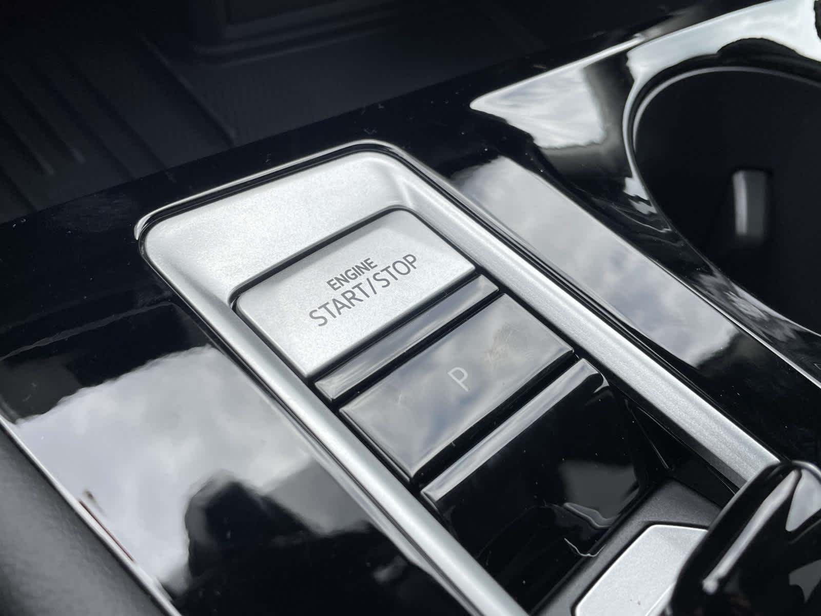 New 2026 Deep Black Pearl Volkswagen 2.0T Peak Edition image 31