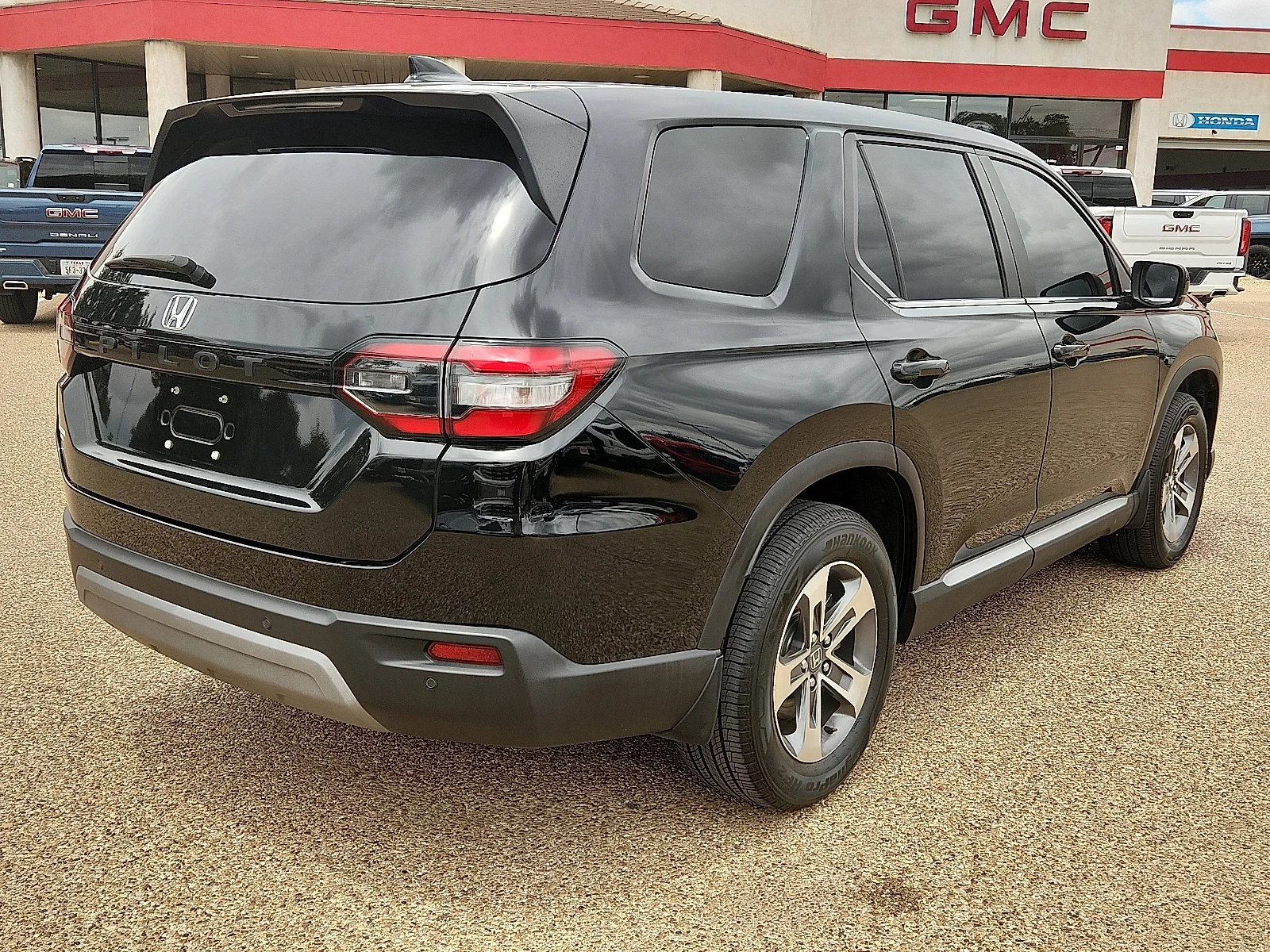 Used 2025 Crystal Black Pearl Honda EX-L image 4