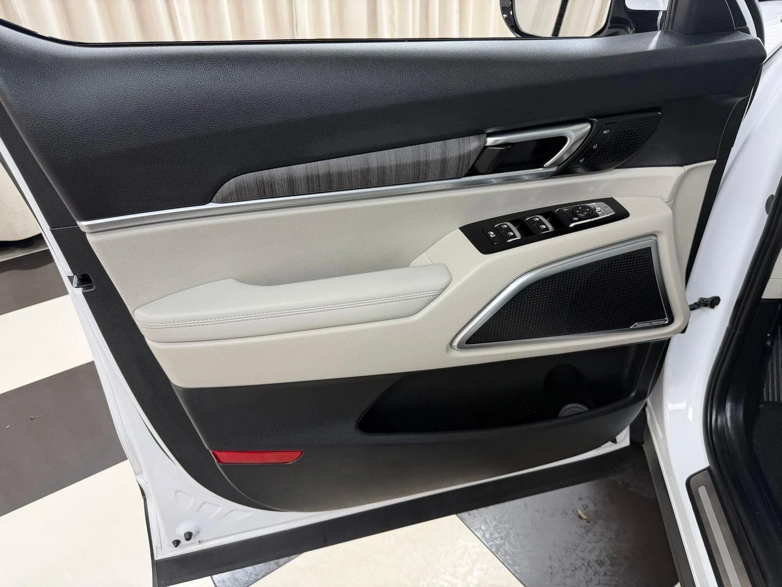 Used 2023 Glacial White Pearl Kia SX-Prestige image 26
