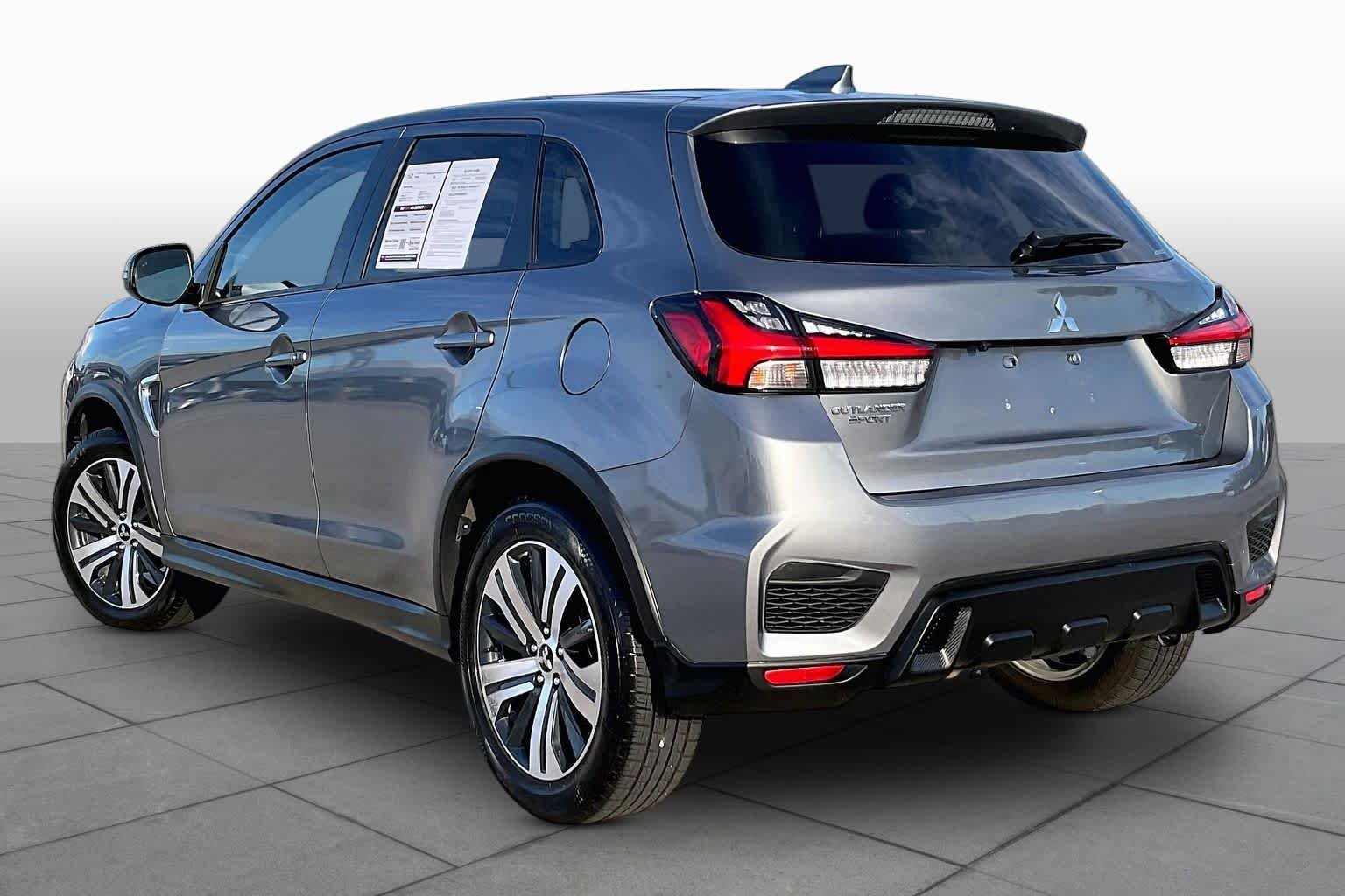Used 2024 Mercury Gray Metallic Mitsubishi SE image 12