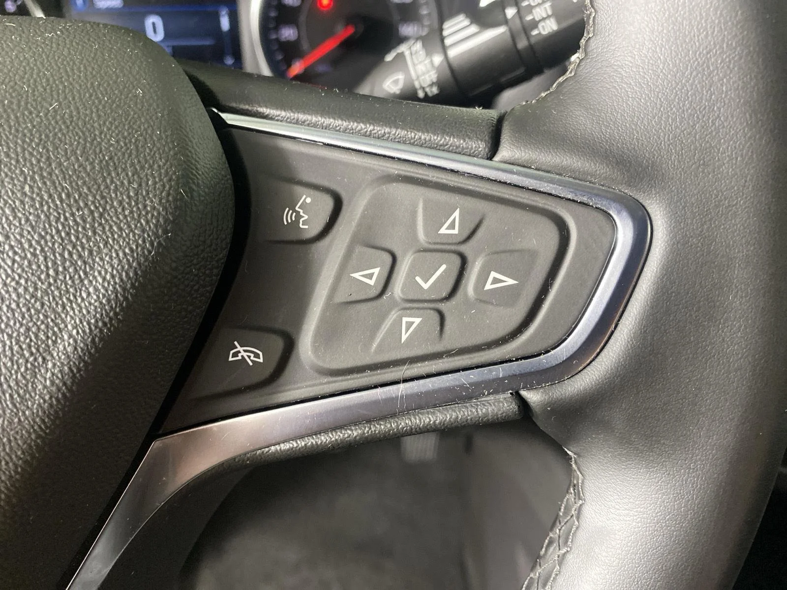 Used 2024 Sterling Gray Metallic Chevrolet LT image 15