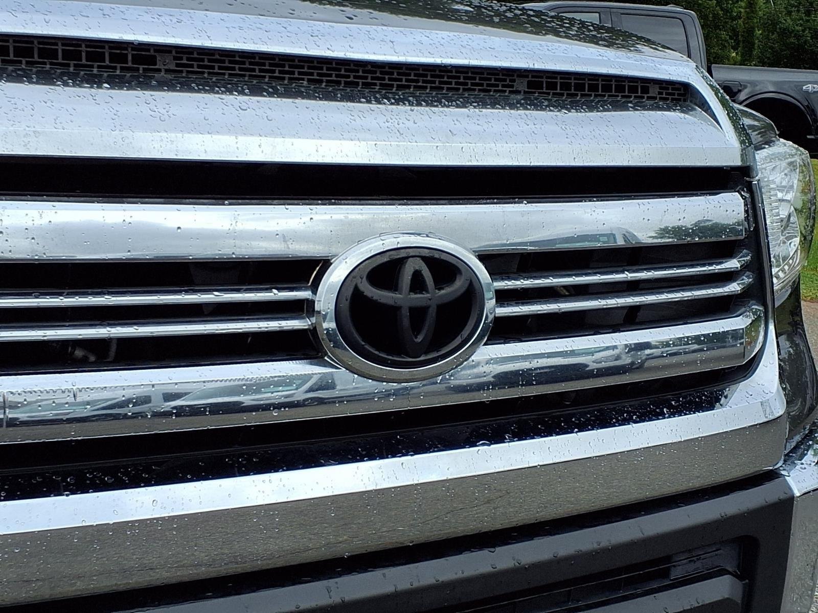 Used 2017 Magnetic Gray Metallic Toyota SR5 image 14