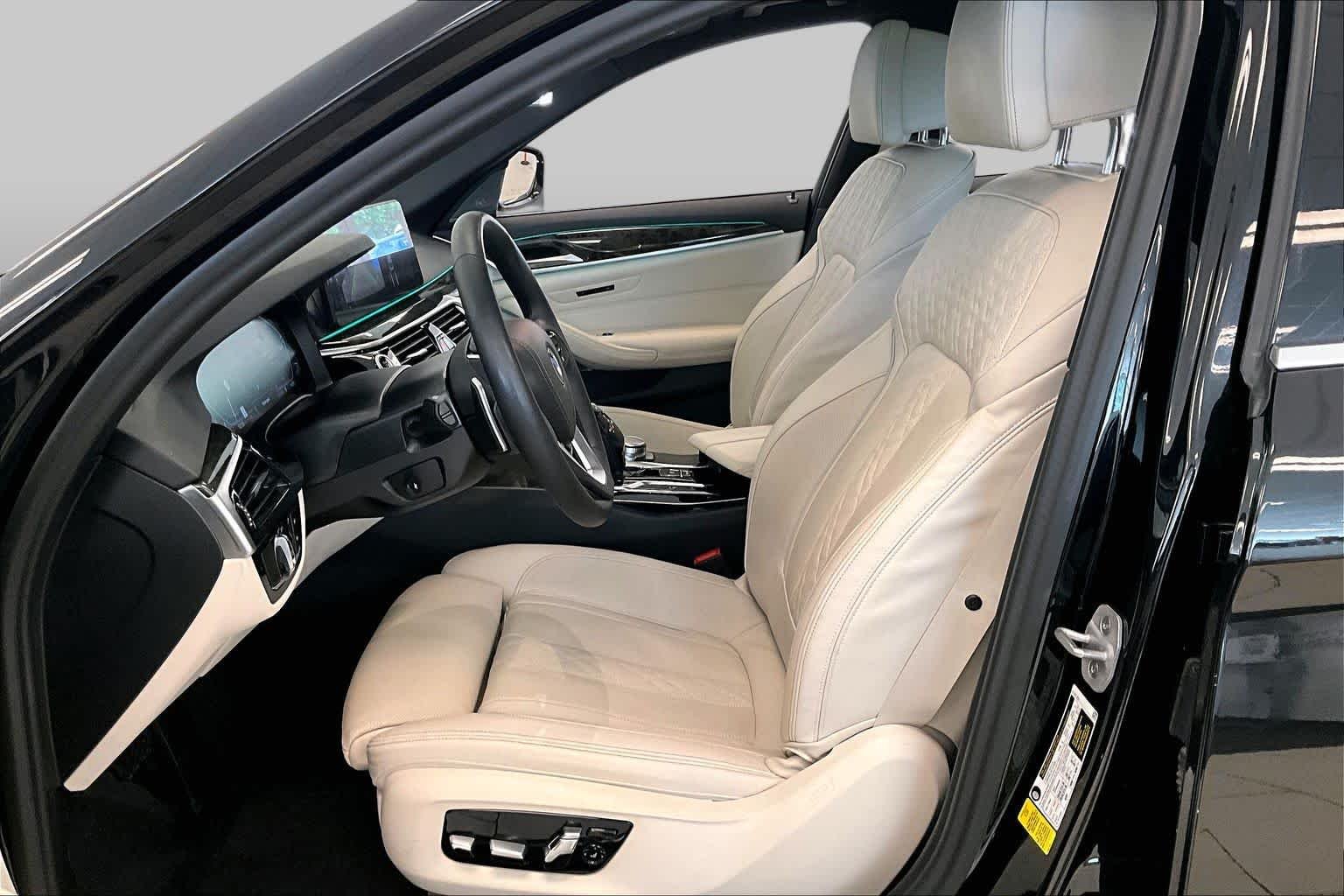 Used 2023 Black Sapphire Metallic BMW 530i image 7