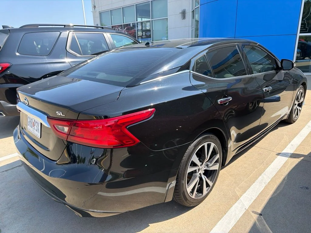 Used 2017 Black Nissan 3.5 SL image 4