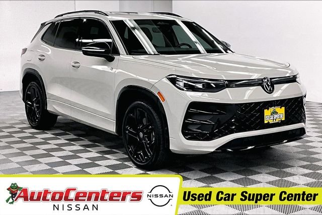 2025 Volkswagen Tiguan 2.0T SE R-Line Black 4Motion's photo
