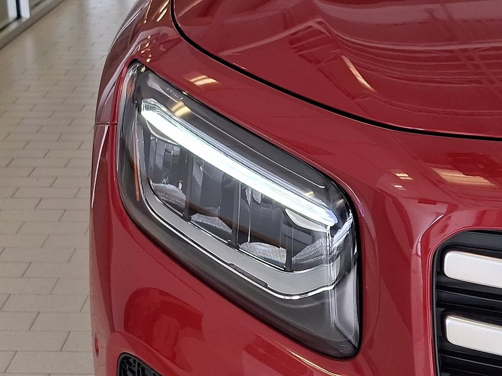 New 2026 MANUFAKTUR Patagonia Red Metallic Mercedes-Benz GLB 250 image 36