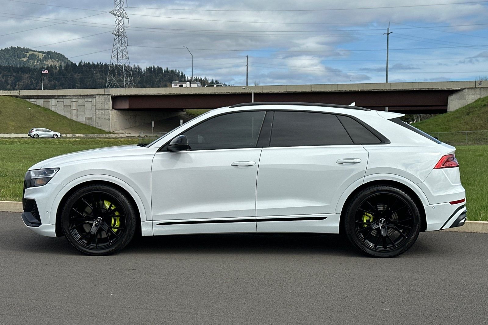 Used 2021 White Audi 4.0T Premium Plus image 6